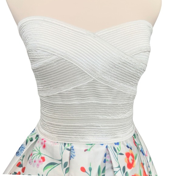 Miss Avenue Strapless Floral Fit and Flare Dress White Red floral size Large - Picture 5 of 9